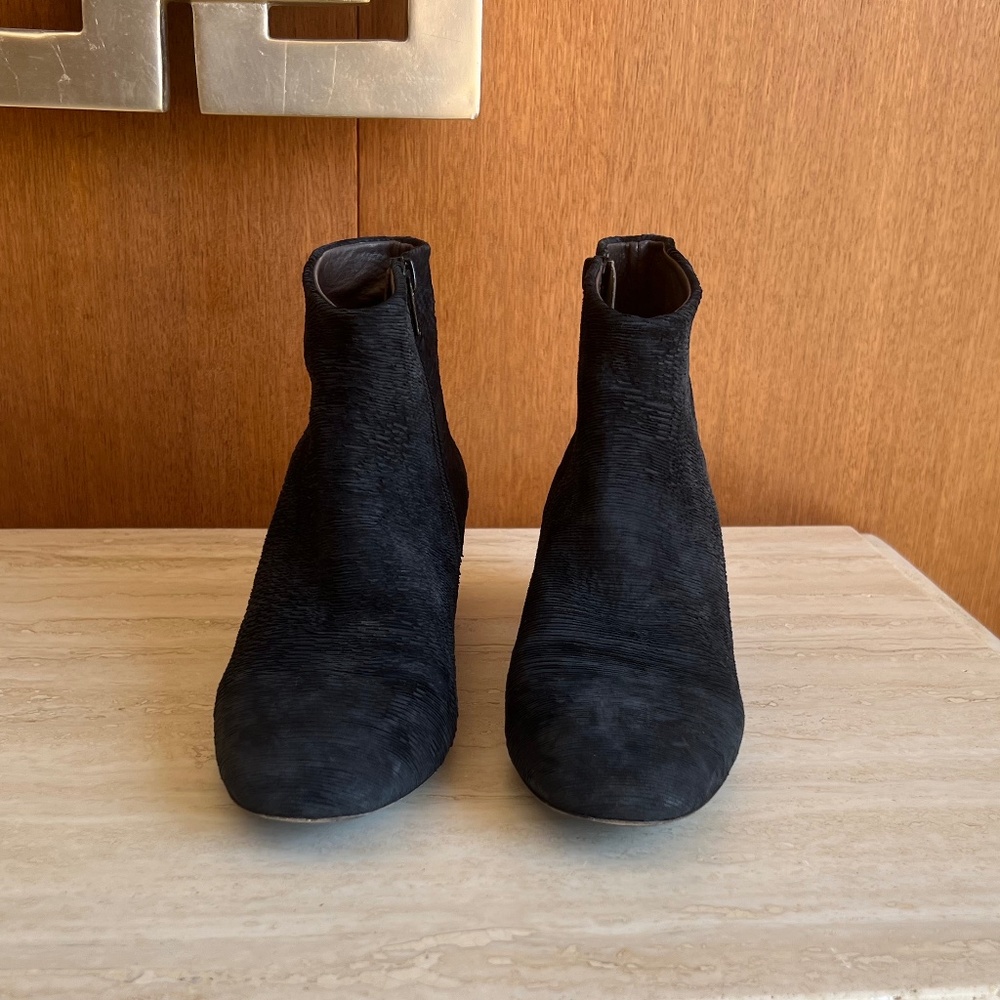 Beautiful Coclico suede Cisco bootie